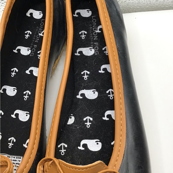 Gently used London Fog Navy Blue Duck Shoes in Size 9M - Picture 4 of 4